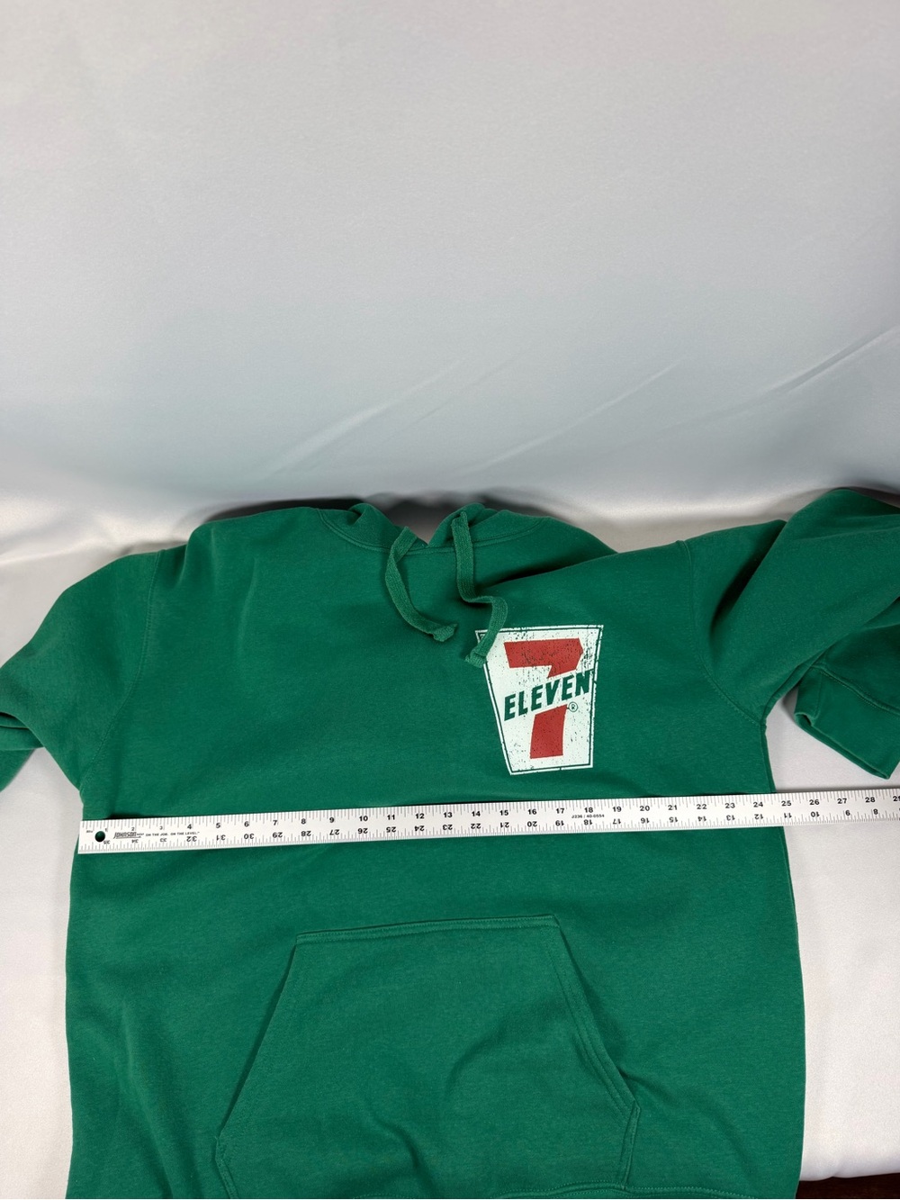 7‑Eleven Green Hoodie | Men’s XL | Logo Sweatshirt - Picture 5 of 6